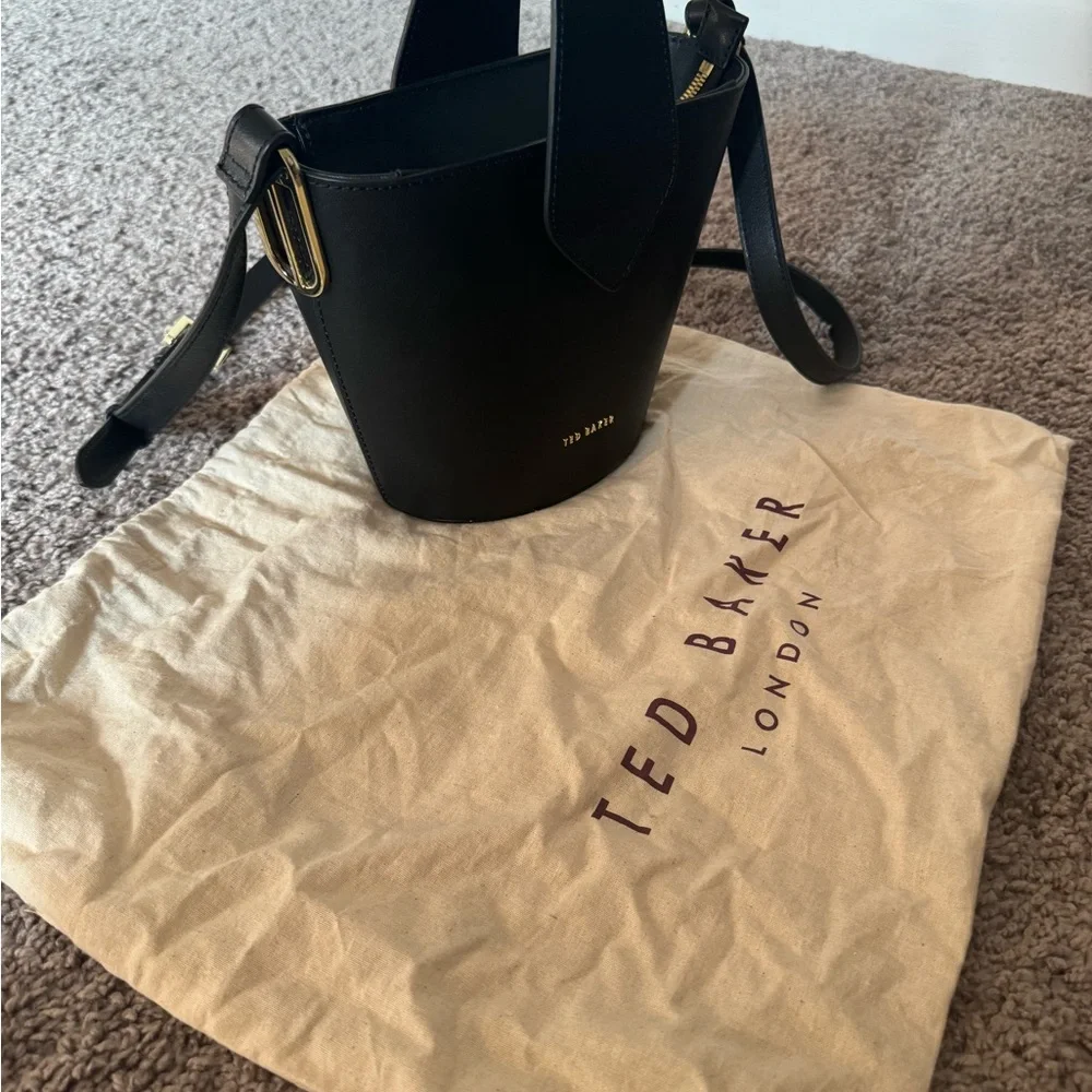 Ted Baker Bucket Bag - Picture 10 of 11